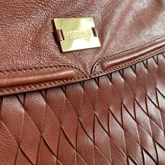Modalu London leather clutch/hobo - Picture 3 of 11